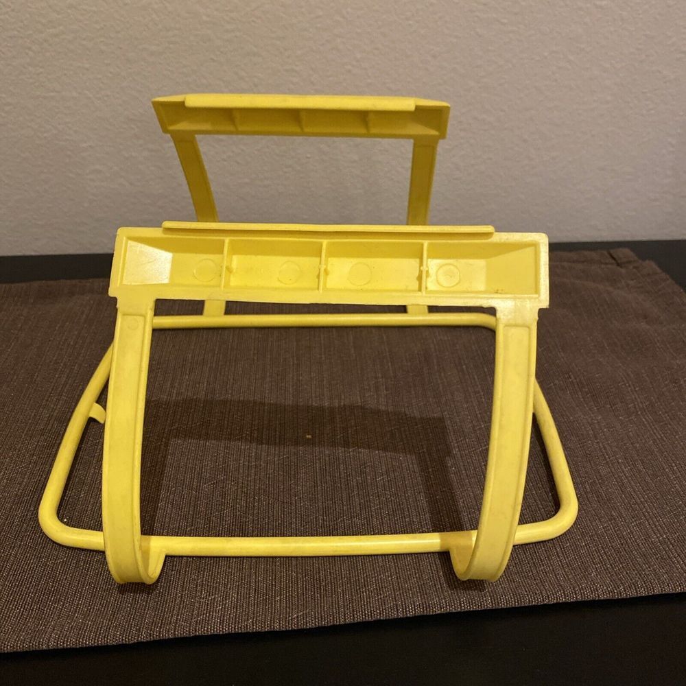 Tupperware replacement 1322-3 Pak n carry lunchbox handle only‎ - Yellow strap
